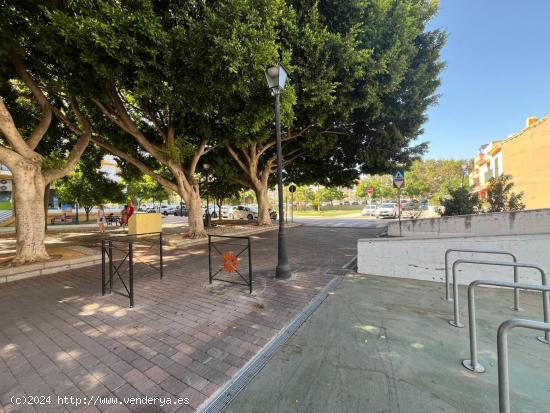 Plaza de garaje en venta o alquiler - MALAGA