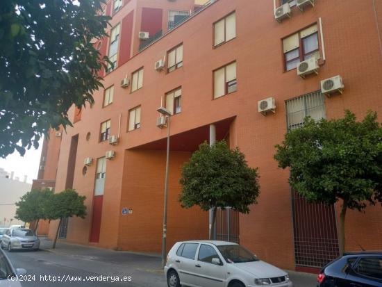 Plaza de garaje cerca del Parque Amate - SEVILLA