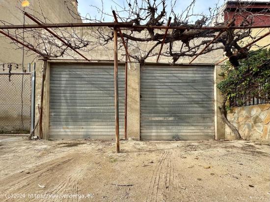 Bellisimo chalet en planta baja y en esquina con gigantesca parcela + 2 plaza de garaje cerradas - A