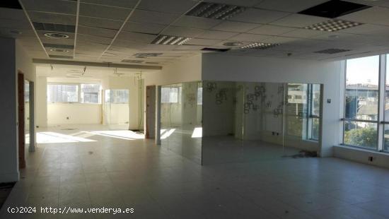 OFICINA EN VENTA GLORIETA ZONA FRANCA CADIZ - CADIZ