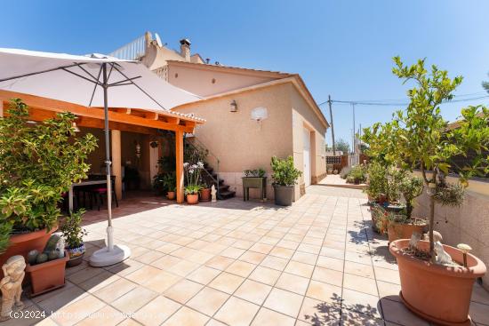 CHALET INDEPENDIENTE EN BAHIA GRANDE - BALEARES