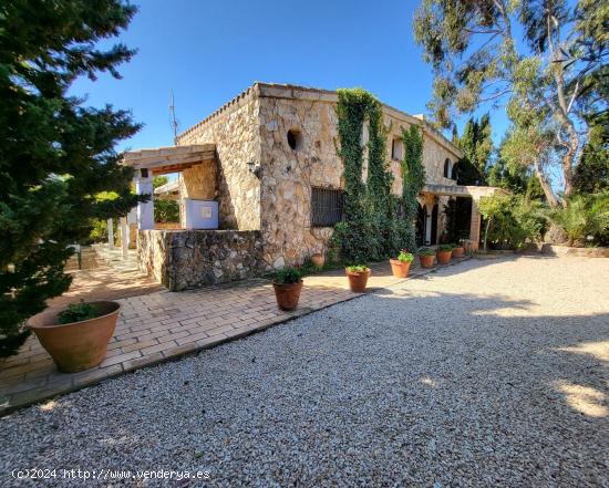 Exclusiva Finca vallada de 2 has, con 2 Masías, destinadas a turismo rural - TARRAGONA