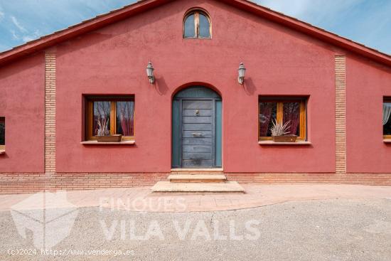 Gran finca con piscina, espacio para caballos y animales - BARCELONA