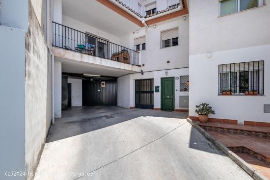 SE VENDE PLAZA DE GARAJE EN CENTRO DEL BARRIO DE MONACHIL - GRANADA