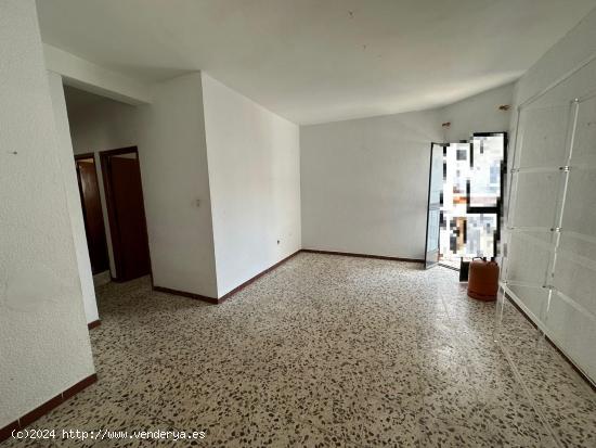 VENTA PISO CÉNTRICO PARA REFORMAR - CADIZ