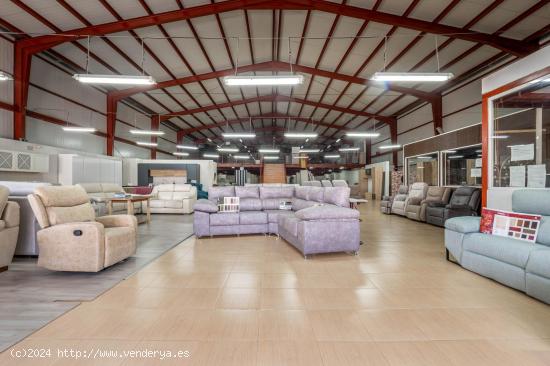 NAVE INDUSTRIAL EN VENTA -- IZNALLOZ CTRA BAILÉN MOTRIL - GRANADA