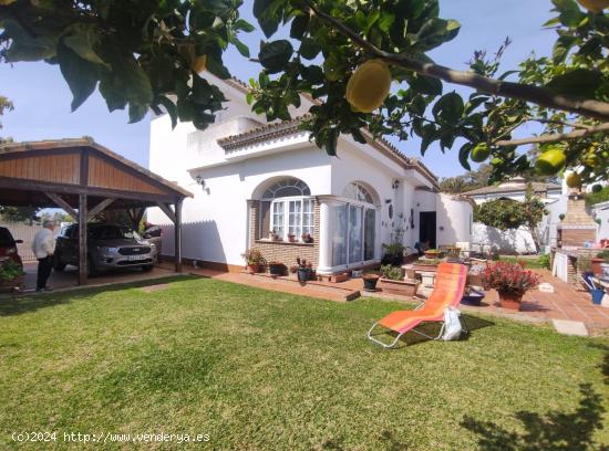 Chalet urbano en Carretera de la Barrosa - CADIZ