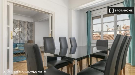 Apartamento de 4 dormitorios en alquiler en Centro, Madrid - MADRID