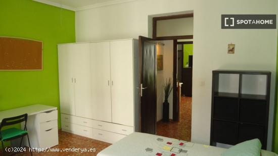 Habitación en piso compartido en Córdoba - CORDOBA