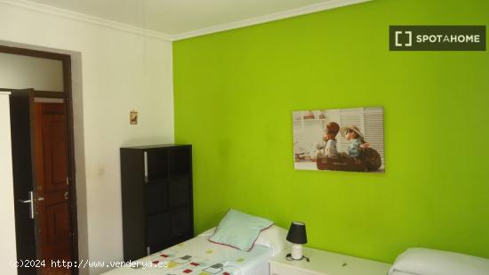 Habitación en piso compartido en Córdoba - CORDOBA