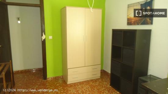 Habitación en piso compartido en Córdoba - CORDOBA