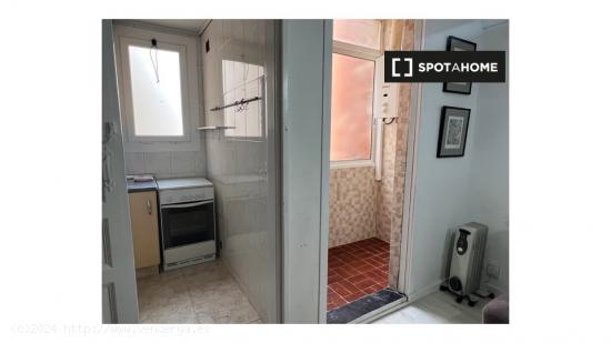 Apartamento entero de 2 dormitorios en Barcelona. - BARCELONA