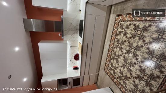 Se alquila 1 habitación en piso de 3 dormitorios en Barcelona. - BARCELONA