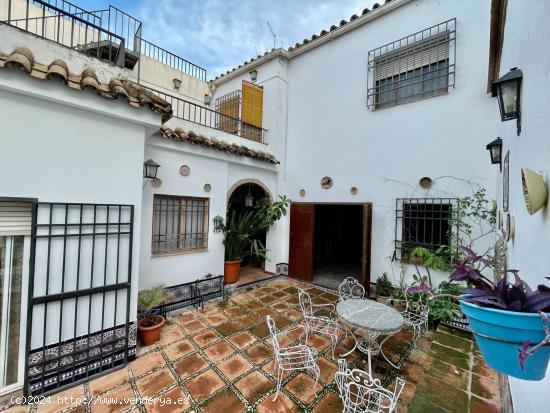 Casa singular con piscina, chimenea y bodega, junto al palacio de Viana. Córdoba - CORDOBA