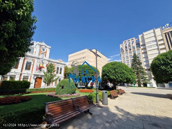 INMOBILIARIA LA MANCHA VENDE PISO EN LA PLAZA DEL ALTOZANO - ALBACETE