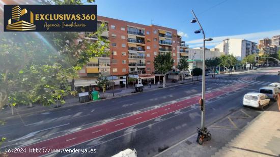 Piso de 3 habitaciones y 1 baño en Avda Jaime I, cerca de la Playa. Inmobiliaria Exclusivas360 - AL