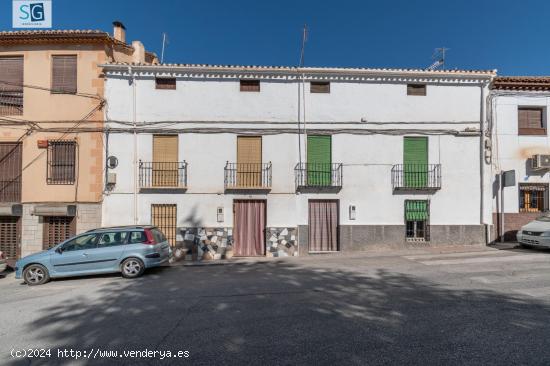 Casa de pueblo en el mismo centro de  Íllora - GRANADA