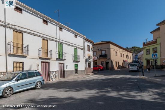 Casa de pueblo en el mismo centro de  Íllora - GRANADA