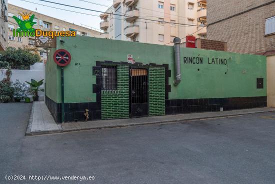 Local comercial de 200 m2 cerca del estadio Los Carmenes, magnifica oportunidad de inversion - GRANA