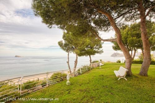 SE ALQUILA UN PISO EN LA PRIMERA LÍNEA DE PONIENTE, BENIDORM - ALICANTE