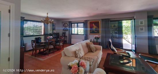 ¡PRECIOSO CHALET EN EL COTO LISTO PARA ENTRAR A VIVIR! - GUADALAJARA