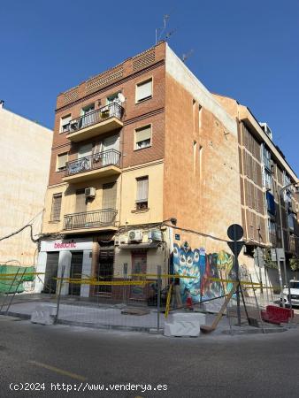 MAGNIFICO EDIFICIO ZONA PERCHEL-SUR - MALAGA