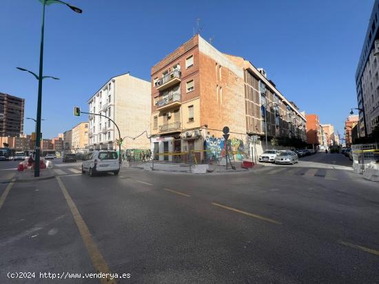 MAGNIFICO EDIFICIO ZONA PERCHEL-SUR - MALAGA