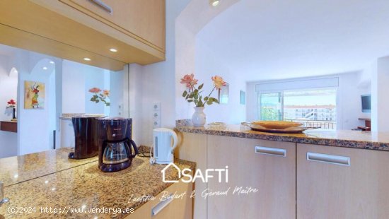 En Venta en EXCLUSIVA SAFTI: Amplio Apartamento en Empuriabrava con Vistas Impresionantes