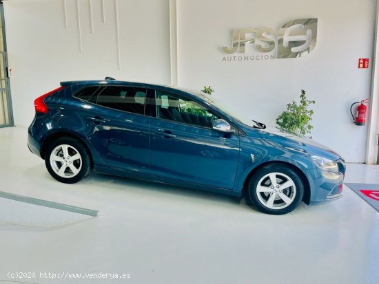 Volvo V40  2.0D 120 CV - Benalup