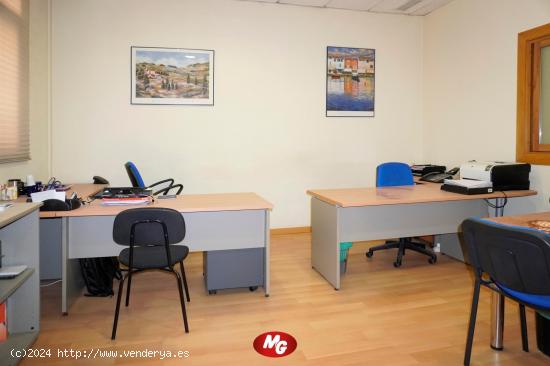 LOCAL COMERCIAL COMPLETO CENTRO DE ALMERIA - OFICINAS / ASESORIAS / DESPACHO ABOGADOS - ALMERIA