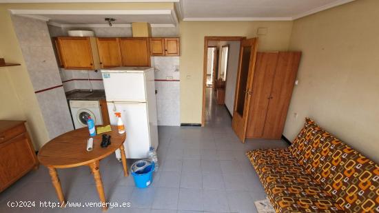 ZONA HABANERAS (CALLE LA LOMA) ATICO AMPLIA TERRAZA PARA REFORMAR 1 HABS 79.000 URGE VENTA!!!! - ALI