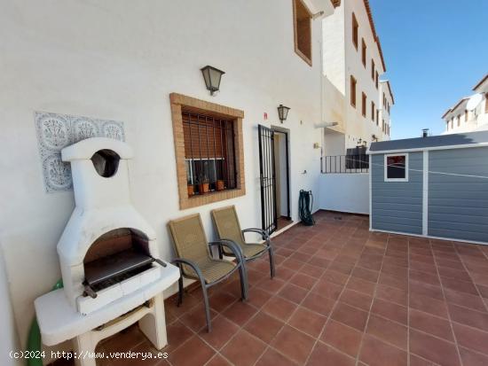 APARTAMENTO A PIE DE CALLE . - ALMERIA