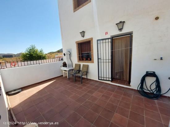 APARTAMENTO A PIE DE CALLE . - ALMERIA