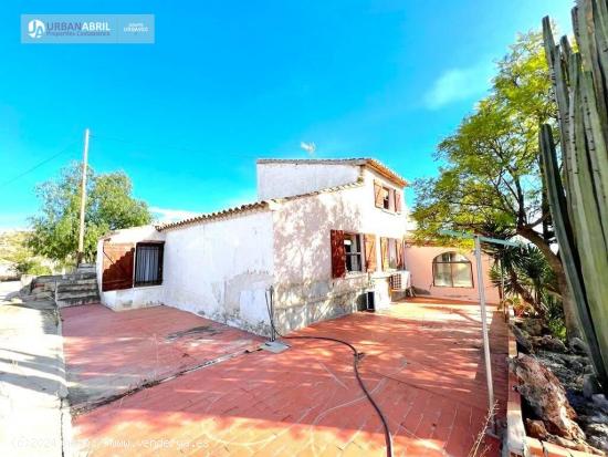  CASA CON GRAN TERRENO EN EL REBOLLEDO - ALICANTE 