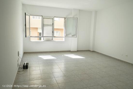 SE VENDE CÉNTRICO PISO EN VECINDARIO!!! - LAS PALMAS