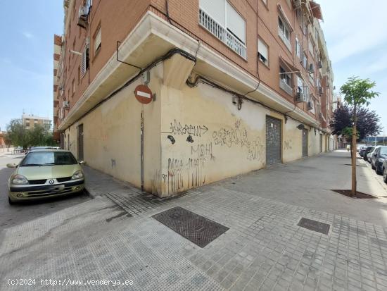  Local comercial en Avda Maestrat - VALENCIA 