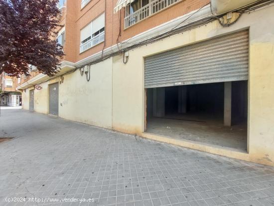 Local comercial en Avda Maestrat - VALENCIA