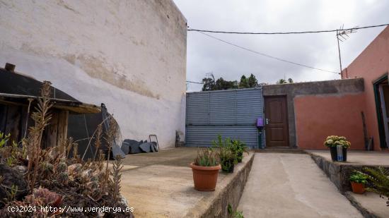 CASA INDEPENDIENTE CON TERRENO - SANTA CRUZ DE TENERIFE