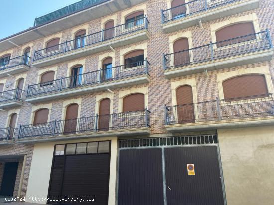 SE VENDE AMPLIO APARTAMENTO EN EL CENTRO DE VALENCIA DE DON JUAN, PRECIO NEGOIABLE - LEON