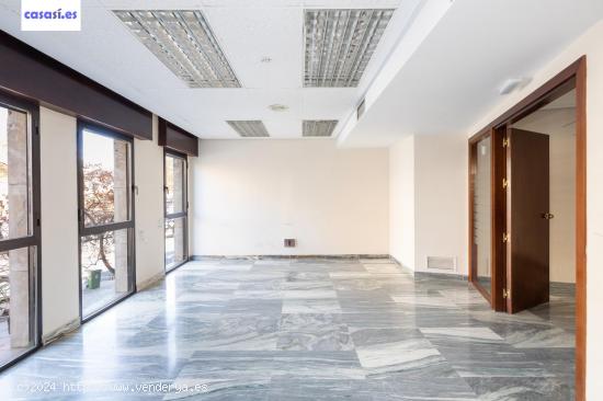 Magnifico piso para oficina o vivienda en pleno centro de Granada. - GRANADA