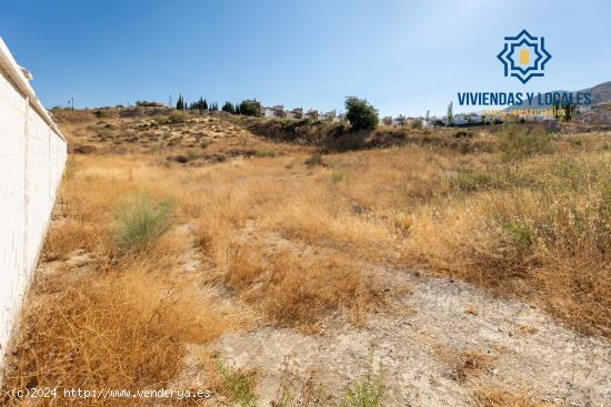 SE VENDE UN SOLAR EN URB.CAÑADAS DEL PARQUE, DILAR - GRANADA