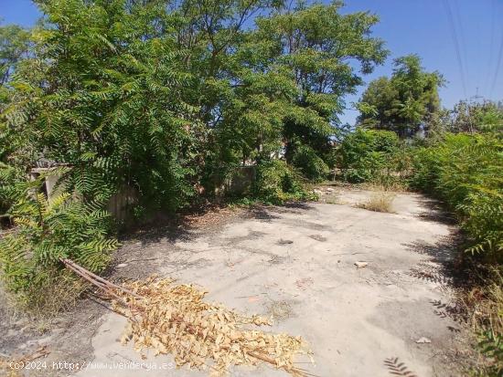 VENTA DE TERRENO CON LUZ Y AGUA - ALBACETE