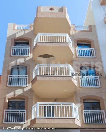  SE VENDEN PISOS EN ZONA EL ZAPILLO DE ALMERIA CON ASCENSOR 146M2 - ALMERIA 