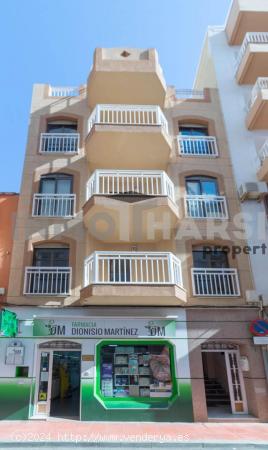 SE VENDEN PISOS EN ZONA EL ZAPILLO DE ALMERIA CON ASCENSOR 146M2 - ALMERIA