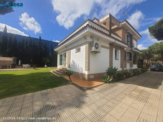 Venta de Chalet independiente en Bellavista ubicado en la mejor zona - HUELVA