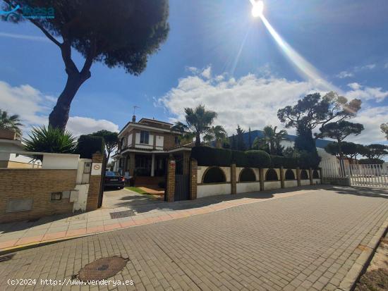 Venta de Chalet independiente en Bellavista ubicado en la mejor zona - HUELVA