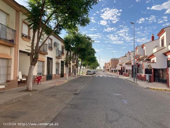  Venta de Casa Adosada en Calle Pablo Picasso 18 Alcolea del Río (Sevilla) - SEVILLA 