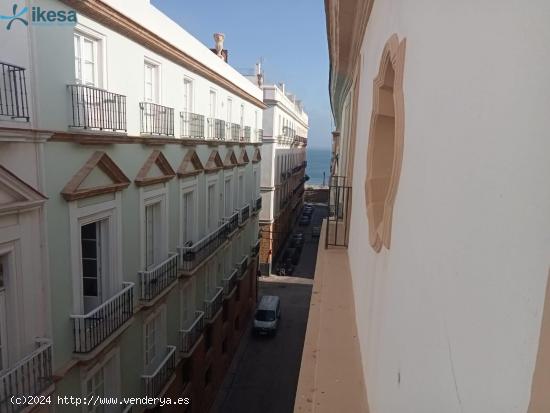 VENTA DE PISO EN PLAZA DE ESPAÑA, CADIZ - CADIZ