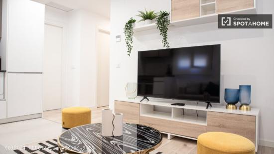 Apartamento de 2 dormitorios en alquiler en Trafalgar - MADRID