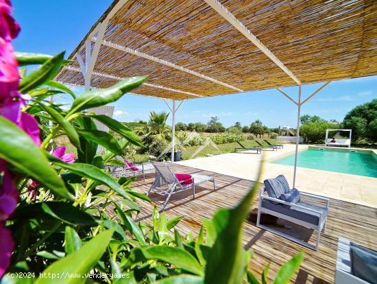 Finca Rústica de 16.718 m2 con vivienda de diseño y piscina en Campos - BALEARES